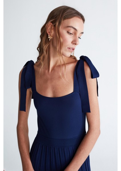 Styleboom x Peraluna Kelly Dress Askılı Bağlama Detaylı Rahat Kesim Midi Boy Yazlık Kadın Triko Elbise lacivert indirimleri