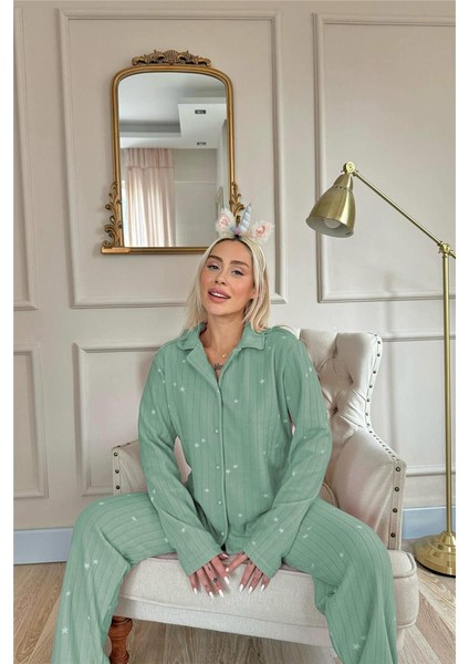 Yeşil Eclipse Desenli Önden Düğmeli Peluş Polar Pijama Takımı fiyatları