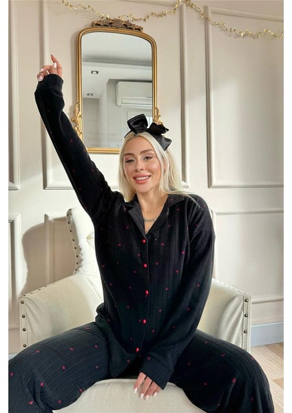 Siyah Jantung Desenli Önden Düğmeli Peluş Polar Pijama Takımı fiyatları