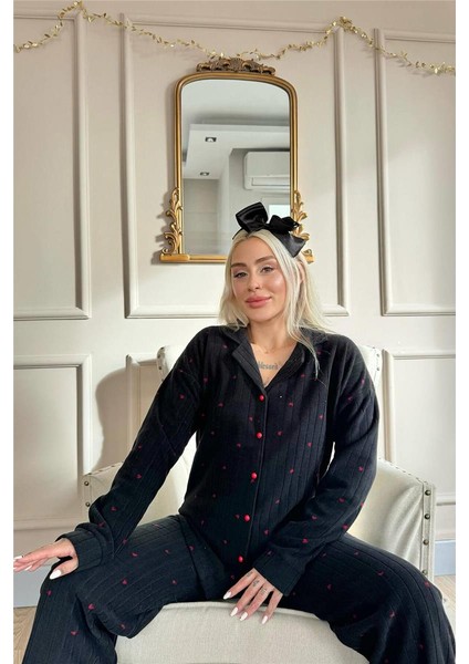 Siyah Jantung Desenli Önden Düğmeli Peluş Polar Pijama Takımı fırsatları