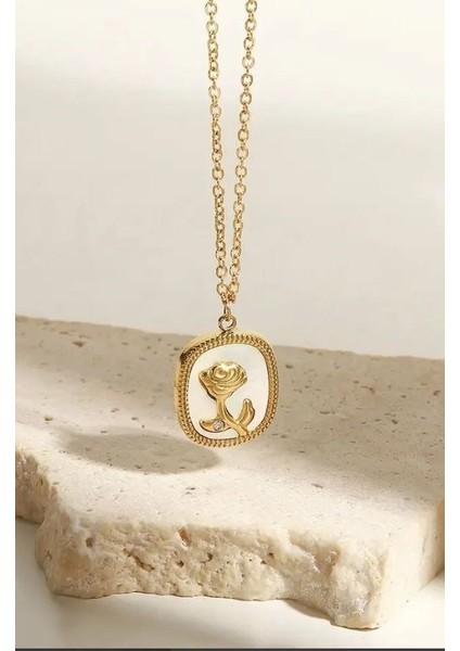 Gold Zincirli Çerçeveli Rose Paslanmaz Çelik Kolye