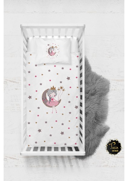 Ay'da Oturan Kız Bebek Nevresim Takımı Çarşaflı TLABN-085