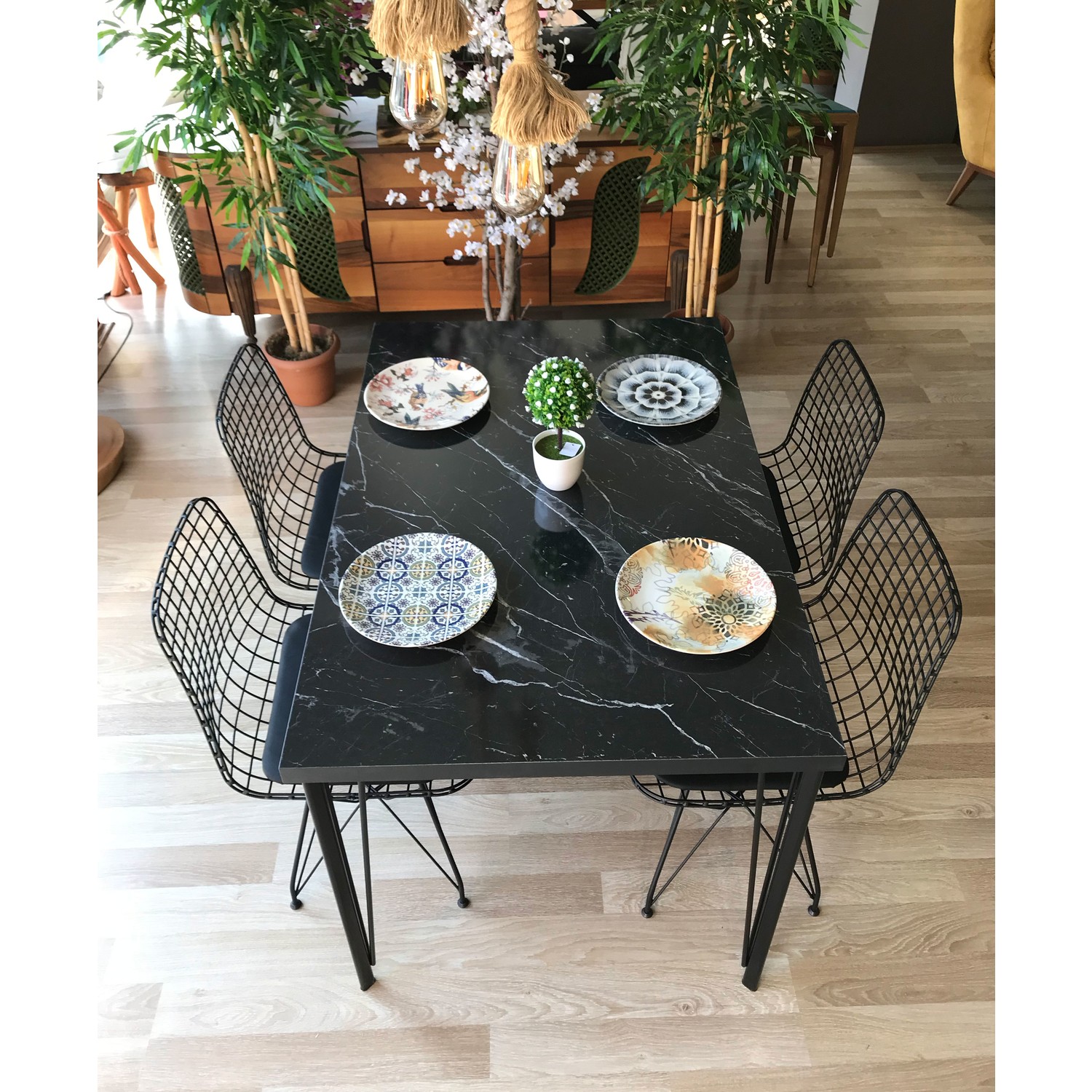 Avm Park Mutfak Masası + 4 Sandalye Siyah Mermer 12080 Fiyatı