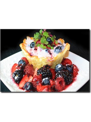 La Vita E Bella Çanakta Tatlı Keyfi Temalı Kanvas Tablo CP-1090