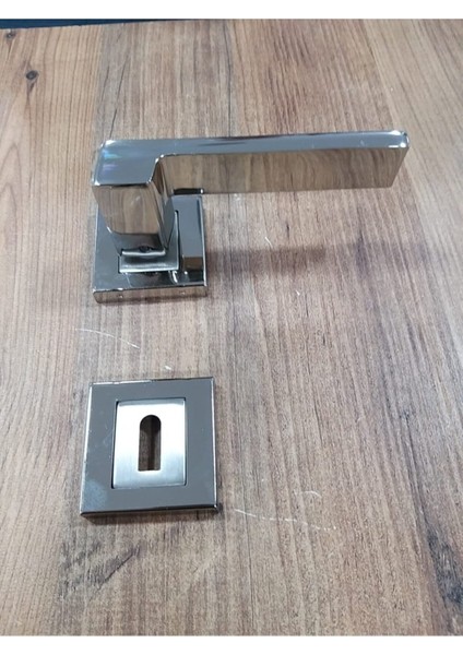 Sofuoğlu Lüx Anka Mat Siyah Kapı Kolu ( Wc-Banyo ) Kare Rozetli