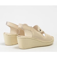 Pierre Cardin PC6908 Kadın Hakiki Deri Dolgu Taban Sandalet