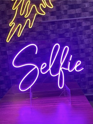 Twins Led Aydınlatma Selfie Yazılı Neon Tabela