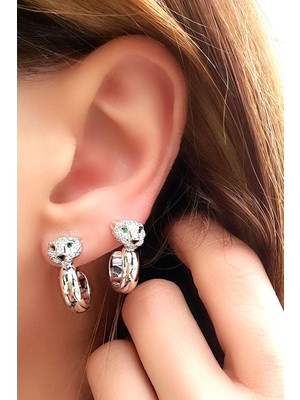 Ose Shop  Pırlanta Parlaklığında Zirkon Taşlı 925AYAR Gümüş Üzerine Beyaz Altın Kaplama Italyan Tasarımı Kaplan Yarım Halka Küpe