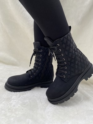 Çiğdem Kundura Çiğdem Siyah Kapitoneli Yanı Fermuarlı Önü Bağlı Postal Bot ( B6 )  - Siyah - 39 - ST00617-SİYAH-39