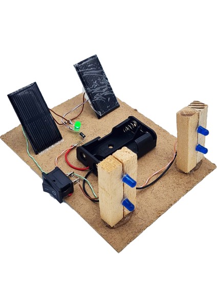 Güneş Enerjisi ile LED Yakma Projesi Pilli Anahtarlı ve Standlı