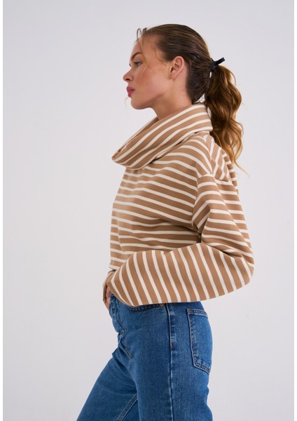 La Sarta Stripe Lover Kadın Bej Boğazlı Çizgili Crop Sweat