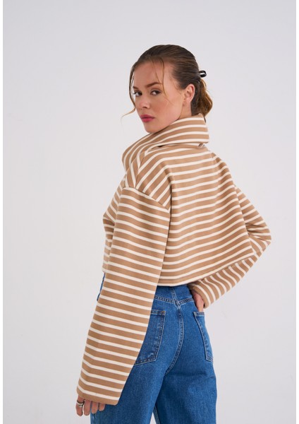 Stripe Lover Kadın Bej Boğazlı Çizgili Crop Sweat