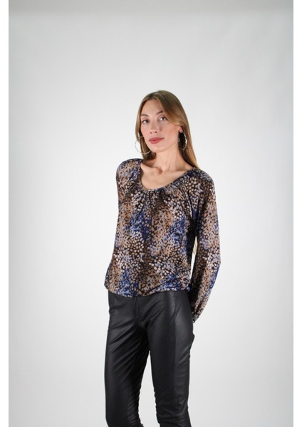 Yakası Büzgülü Puantiye Desenli Uzun Kollu Beli Lastikli Bluz fiyatları