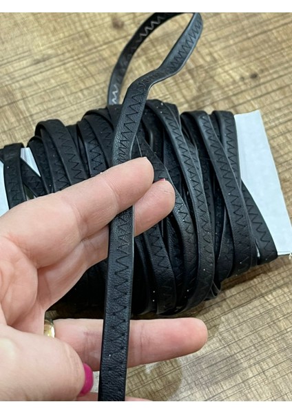 Siyah Deri En 1 cm Dikişli Şerit Dikiş Aksesuarı 1 Merte