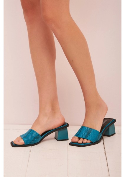 Yılan Desenli Fashion Deri Terlik Mavi