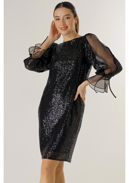 Kolları Yarım Organze Astarlı Pulpayet Geniş Beden Aaralıklı Elbise