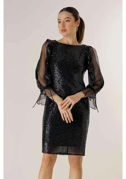 Kolları Yarım Organze Astarlı Pulpayet Geniş Beden Aaralıklı Elbise modelleri