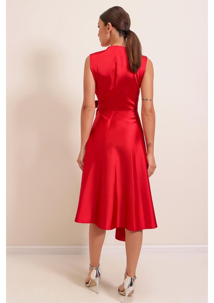 Kruvaze Yaka Bağcıklı Saten Elbise Kırmızı indirimleri