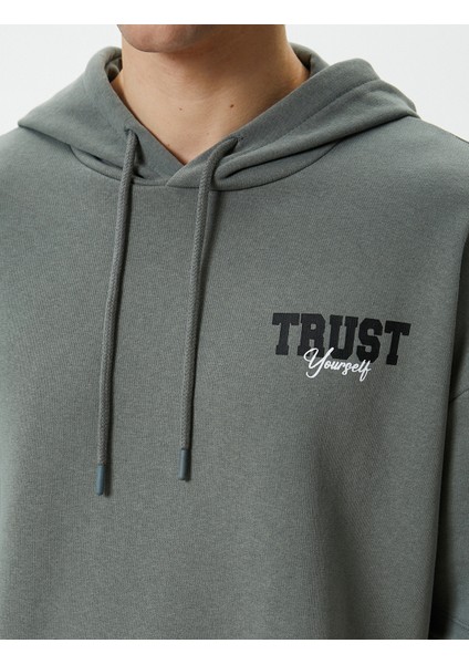Spor Sweat Kapşonlu Kısa Kollu Slogan Baskılı