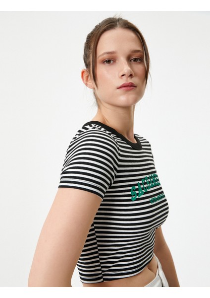 Baskılı Crop Tişört Kısa Kollu Bisiklet Yaka Slim Fit Ribanalı fiyatları