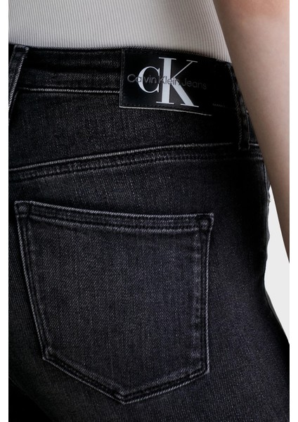 Calvin Klein Pamuklu Yüksek Bel Dar Paça Super Slim Fit Jeans J20J2221491BY Bayan Kot Pantolon J20J222149 1by