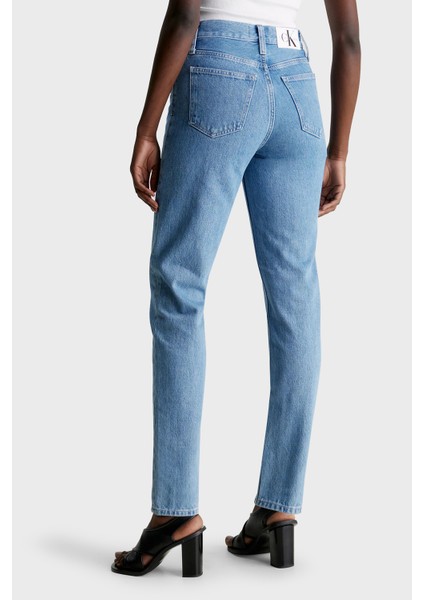 Calvin Klein Pamuklu Yüksek Bel Mom Fit Jeans J20J2221531AA Kadın Kot Pantolon J20J222153 1AA