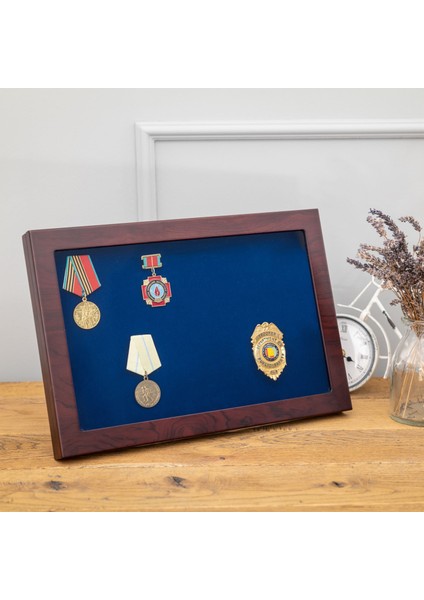 Ahşap, Cam Kapaklı Madalya Vitrini indirimleri