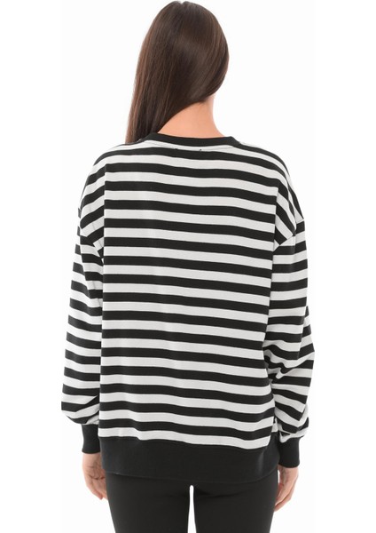 Kadın Bisiklet Yaka Oversize Fit Çizgili Sweatshirt Siyah-Beyaz modelleri