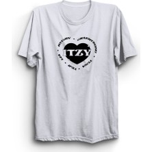 The Fame  Itzy, Yeji, Choi Ji Su, Yuna, Ryujin, Chaeryeong, K-Pop Müzik Grubu Tişörtü