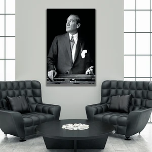 Tekli Dikey Kanvas Ofis Tablosu Yukarı Bakan Atatürk Portresi