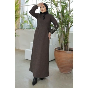 Kolları Işlemeli Tesettür Elbise 755 - Kahve