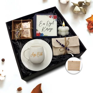 As Company Kişiye Özel Beyaz Fincan & Kesede Mini Sabun & Kutuda Draje ve Mehmet Efendi Türk Kahvesi & Bubble Mum Hediye Seti