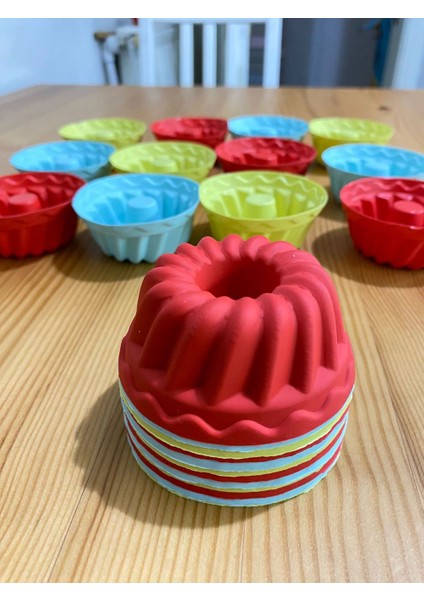 Holly Home 24'lü Yıkanabilir Mini Chef Göbekli Muffin Pişirme Kalıbı, Silikon Kek, Cupcake, Hamur Işi Kap