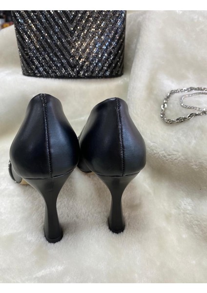 Çiğdem Siyah Taş Detaylı Kadeh Ökçe Stiletto (Moda S1) - Siyah - 37 - ST01711-SİYAH-37