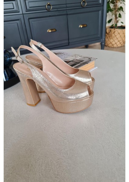 036 04154 Yüksek Topuklu Açık Platformlu Abiye Ayakkabı fırsatları