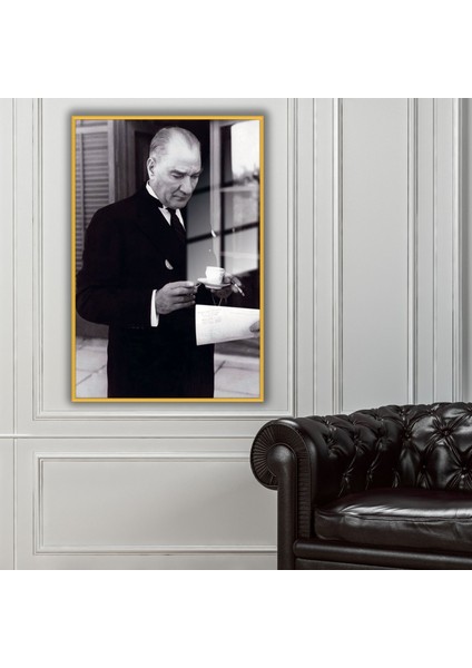 Metal Çerçeveli Temperli Cam Ofis Tablosu Kahve Içen Atatürk