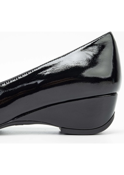 Kadın Siyah Rugan Klasik Ayakkabı 33 7396 Bn Ayk Sk23/24 Sıyah Krsk Rgn indirimleri