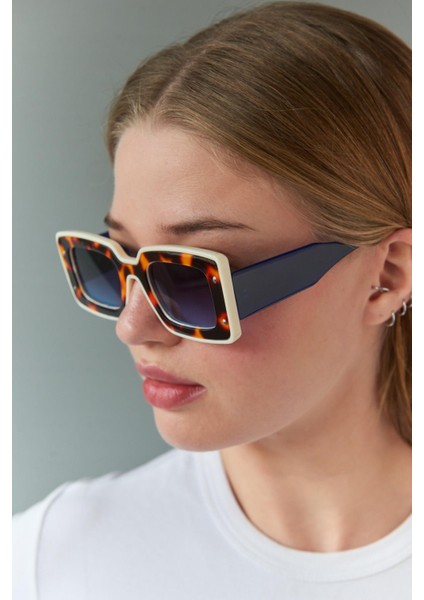 Clarissa White Leopard Black Güneş Gözlüğü fırsatları