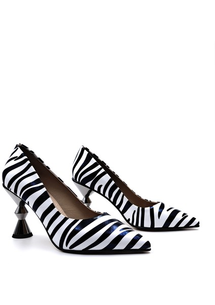C03720 Zebra Desen Siyah Beyaz Kadeh Topuk Kadın Stiletto Ayakkabı