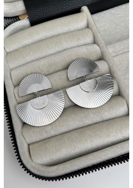 Yelpaze Plaka Sallantılı Küpe (Ölçü:4cm)