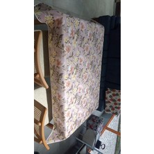 Pudra Pembe Çiçek Desenli Saten Masa Örtüsü