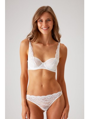 Pierre Cardin Ekru 4841 Dantelli Kapsız Dantelli Sütyen ve String Fantezi Iç Çamaşır Takımı