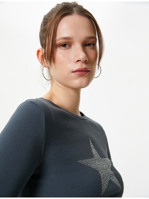 Koton Uzun Kollu Tişört Yıldız Taş Detaylı Bisiklet Yaka Slim Fit