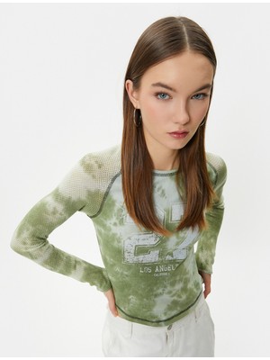 Koton Fileli Tişört Kolej Temalı Baskılı Batik Desenli Uzun Kollu Pamuklu Slim Fit