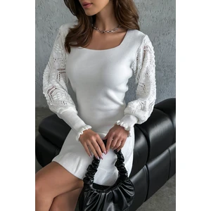 Nosia Fashion Kolları Dantel Deteylı Eteği Fırfırlı Süper Mini Beyaz Elbise