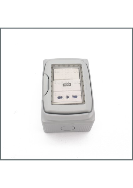 IP55 Su Geçirmez Sıva Üstü Komütatör + USB 2.1A + Priz modelleri