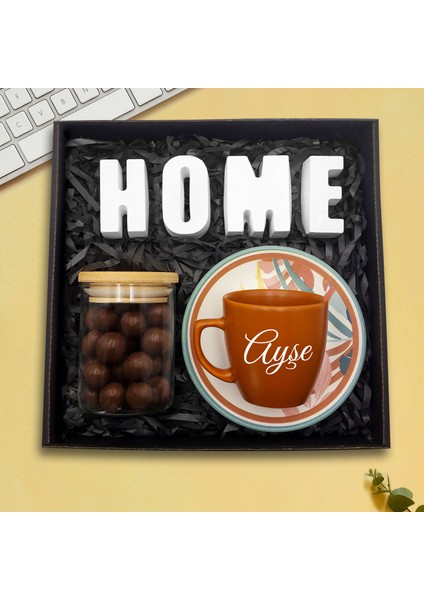Kişiye Özel Kiremit Fincan & Bambu Kapaklı Kavanozda Draje & Home Biblo Hediye Seti
