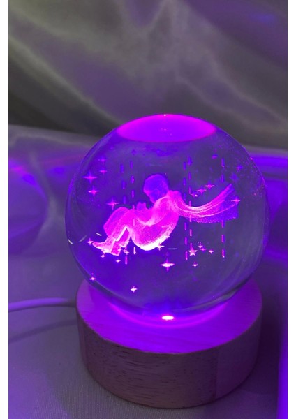 3D LED Işık Cam Küre Çok Işıklı Ahşap Oturan Çocuk