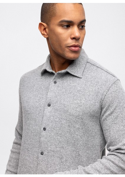 Regular Fit Düğmeli Yaka Düz Açık Gri Erkek Gömlek B33W22011 fırsatları