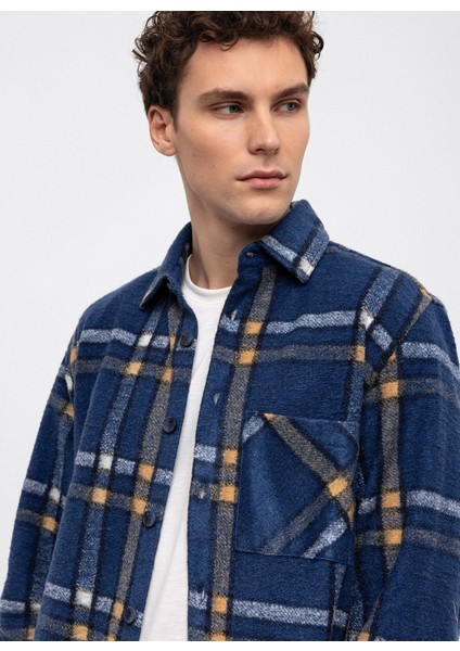 Oversize Klasik Yaka Kareli Lacivert Erkek Gömlek B33W22049 fırsatları